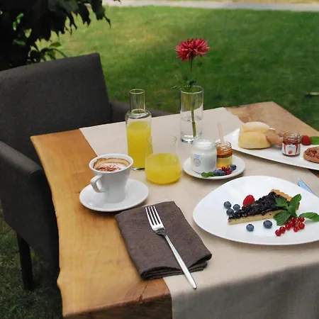 Bed & Breakfast Nebbiolo Wine *
